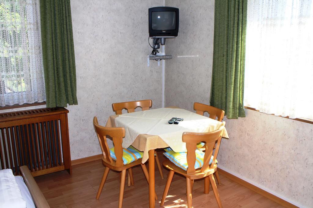 Hofer Pension Villach Kamer foto