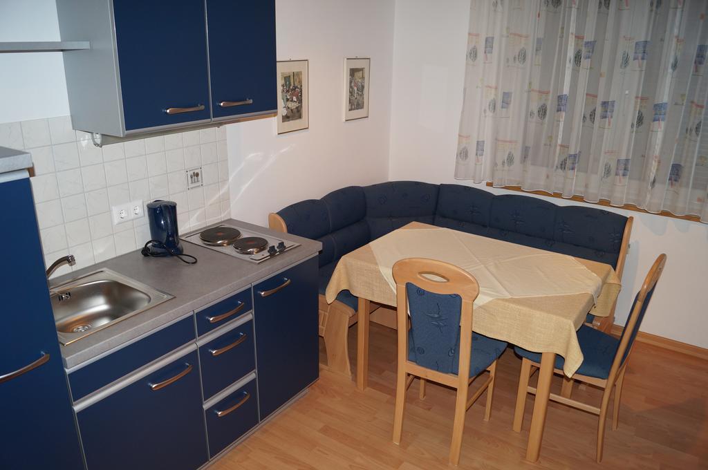 Hofer Pension Villach Kamer foto