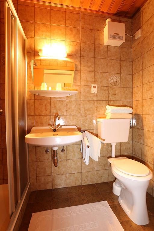 Hofer Pension Villach Kamer foto