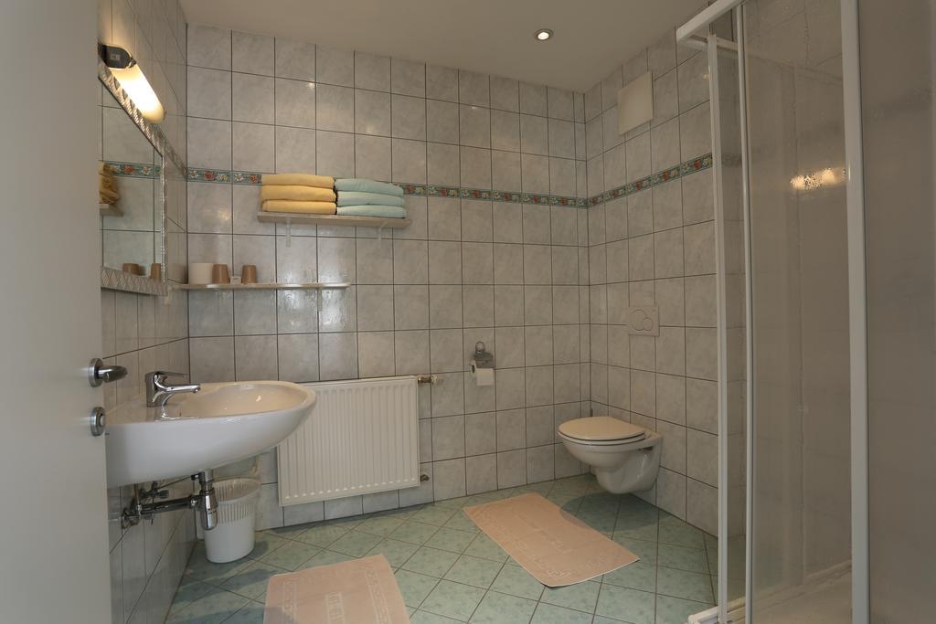 Hofer Pension Villach Kamer foto